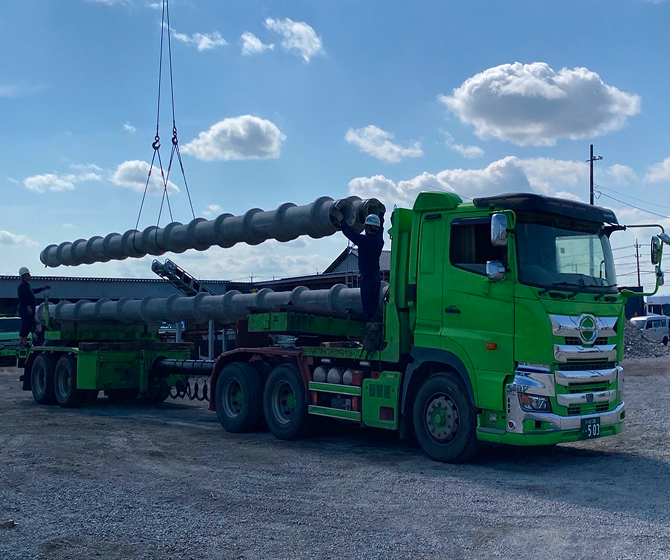 鹿久保運輸のトラックの画像